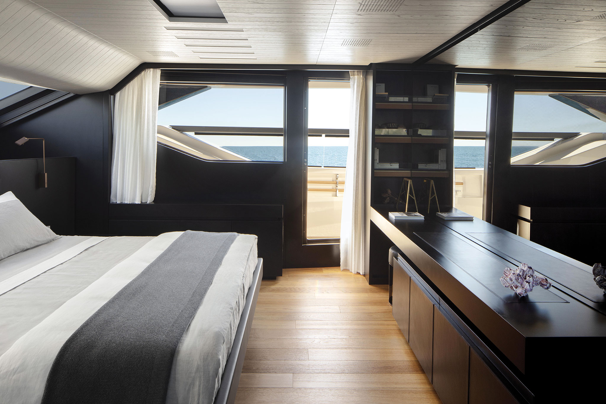 15-Sanlorenzo-SL102-lower-deck-owner-room-photo-Fernando-Lombardi-yachts-france-171